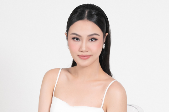 Á hậu Thủy Tiên hé lộ cú sốc đầu đời khi mới vào showbiz