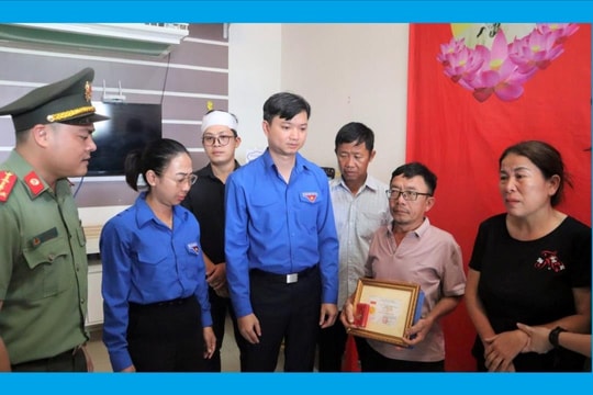 Trao tặng, truy tặng Huy hiệu “Tuổi trẻ dũng cảm” cho 5 cán bộ, chiến sĩ Công an huyện Cư Kuin