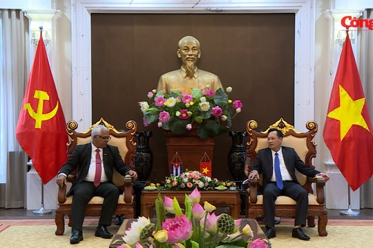 Phó Chánh án Tòa án nhân dân tối cao Nguyễn Văn Tiến tiếp xã giao Bộ trưởng Bộ Tư pháp Cuba