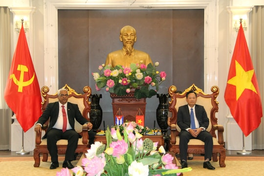 Phó Chánh án TANDTC Nguyễn Văn Tiến tiếp xã giao Bộ trưởng Bộ Tư pháp Cuba