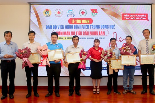 Tôn vinh các y, bác sĩ nhiều lần hiến máu cứu người