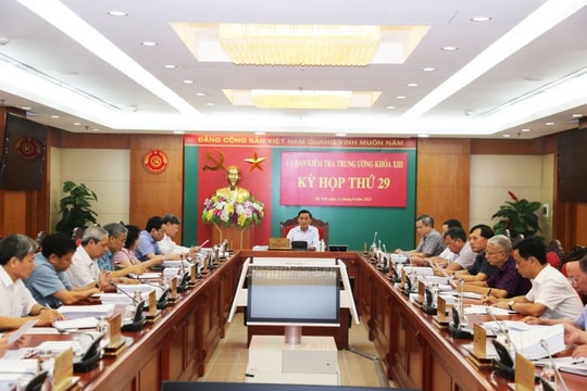 Ủy ban Kiểm tra Trung ương xem xét trách nhiệm và kỷ luật nhiều cán bộ