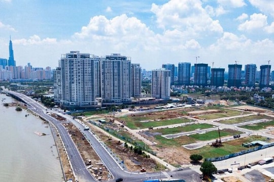 Doanh nghiệp nên bán bớt dự án "sạch" để có dòng tiền