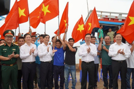 Bình Thuận: Đảng bộ và nhân dân huyện đảo Phú Quý đón Chủ tịch nước Võ Văn Thưởng