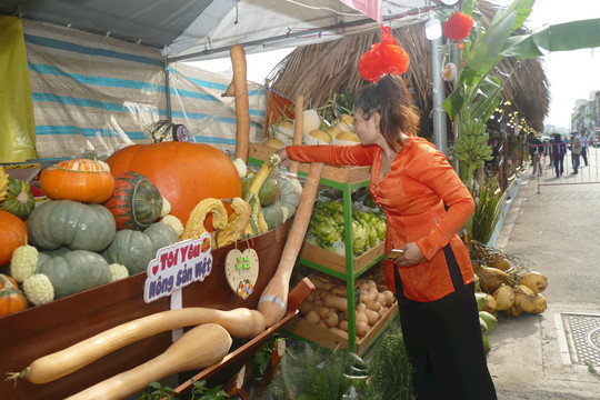 Đến Bến Bình Đông, thưởng thức đặc sản miền Tây