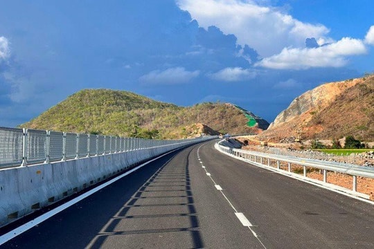 Phân luồng giao thông cao tốc Vĩnh Hảo - Phan Thiết để làm lễ khánh thành