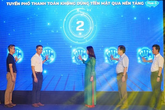 Ra mắt tuyến phố thanh toán không dùng tiền mặt qua nền tảng Hue-S