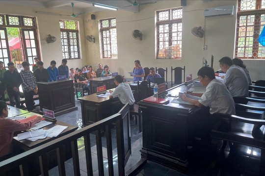 Rủ nhau mang hung khí đi hỗn chiến