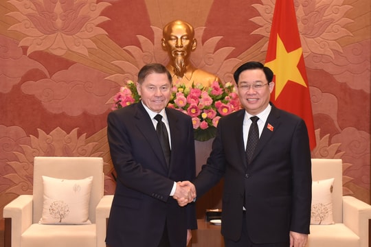 Chủ tịch Quốc hội tiếp Chánh án Toà án tối cao Liên bang Nga