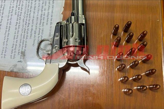 Bình Dương: Lên mạng xã hội tìm mua súng, nam thanh niên bị tạm giữ