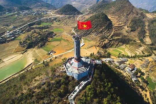 Hà Giang dự kiến thu phí tham quan cao nguyên đá Đồng Văn