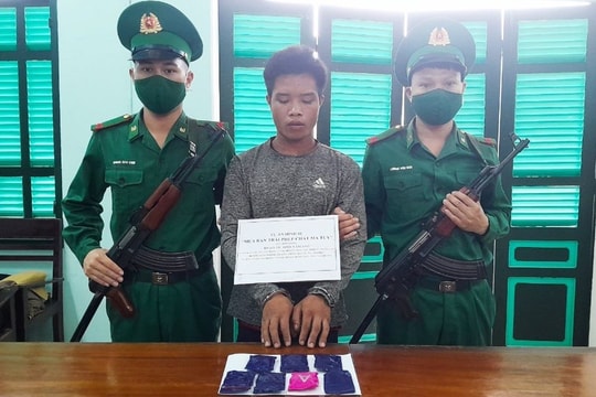 Bắt đối tượng người Lào vận chuyển ma túy qua biên giới
