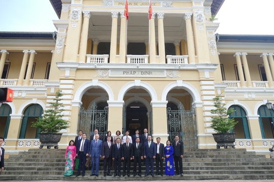 Tòa án tối cao Liên bang Nga thăm và làm việc với TAND TP.HCM