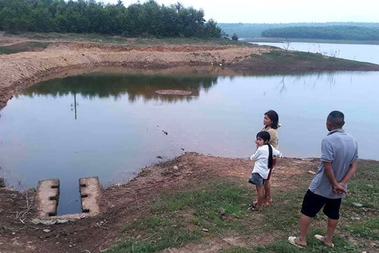 Nghệ An: 2 học sinh đuối nước thương tâm ở hồ nước