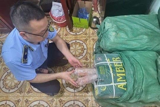Thu giữ 200 kg đuôi bò nghi nhập lậu, đã bốc mùi hôi thối