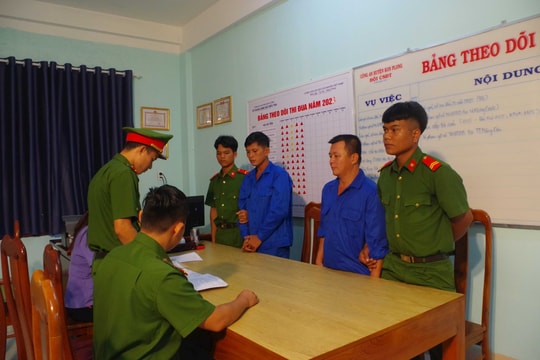 Khởi tố hai đối tượng tàng trữ, vận chuyển ma túy