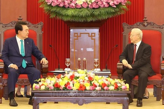 Tổng Bí thư Nguyễn Phú Trọng tiếp Tổng thống Hàn Quốc Yoon Suk Yeol