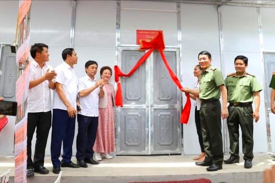 Bộ Công an tặng kinh phí làm 1.000 ngôi nhà cho hộ nghèo ở Hà Tĩnh