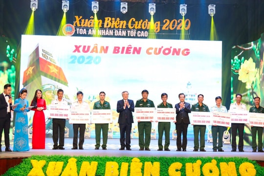 Công đoàn Báo Công lý làm tốt công tác xã hội từ thiện, góp phần đảm bảo an sinh xã hội