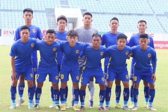 Xe chở CLB trẻ Quảng Nam gặp nạn khiến một cầu thủ thiệt mạng