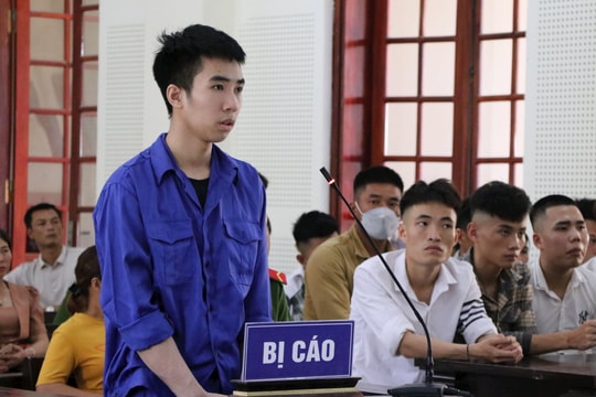 Đâm chết người vì mâu thuẫn xin xăng