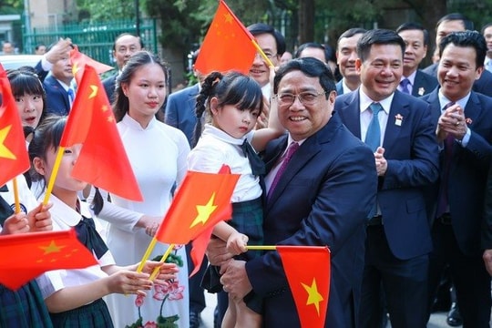 Thủ tướng Phạm Minh Chính thăm, nói chuyện với cộng đồng người Việt Nam tại Trung Quốc