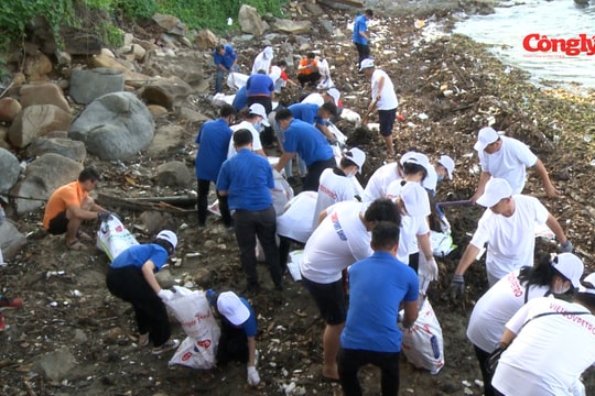 Bãi Dâu (TP Vũng Tàu): Hơn 900 người được huy động để dọn rác đại dương, bảo vệ môi trường