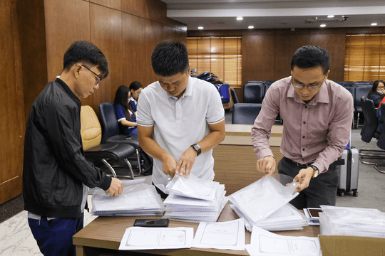 Giảng viên Đại học Luật TP.HCM tham gia coi thi tốt nghiệp THPT