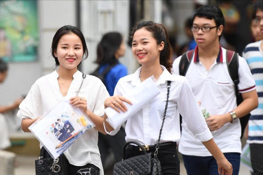 Các trường đại học tiếp tục công bố điểm chuẩn xét tuyển sớm
