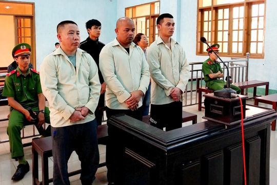 Xét xử các bị cáo buôn bán, tàng trữ, vận chuyển pháo trái phép