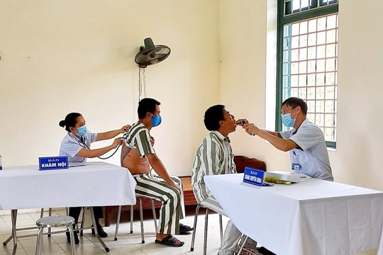 Nam Định: Khám sức khỏe định kỳ cho phạm nhân tại trại tạm giam