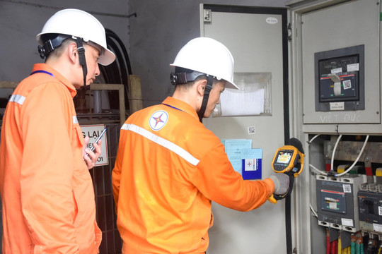 Hà Nội huy động nhân lực 'khủng' đảm bảo điện cho hàng trăm điểm thi tốt nghiệp THPT