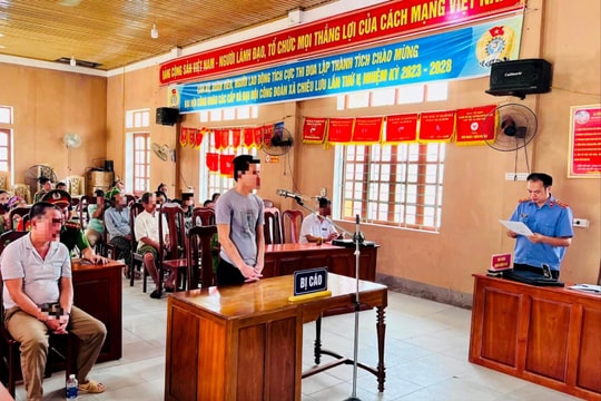 TAND huyện Kỳ Sơn xét xử lưu động 2 vụ án về ma túy