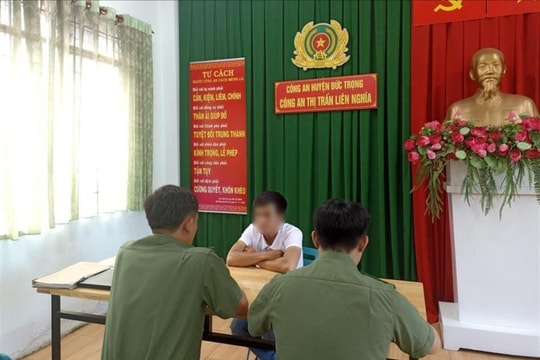Triệt phá đường dây cung cấp thiết bị gian lận thi cử siêu nhỏ