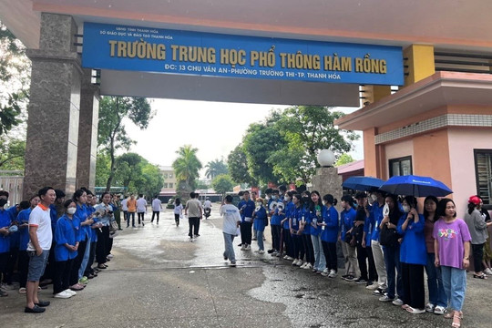 Nữ sinh “lỡ hẹn” thi tốt nghiệp THPT vì mới sinh con