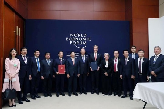 Bộ trưởng Công Thương tháp tùng Thủ tướng Chính phủ thăm Trung Quốc và dự WEF