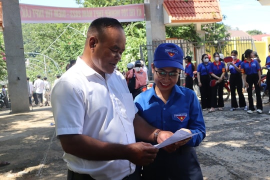 Thí sinh 50 tuổi tại kỳ thi tốt nghiệp THPT năm 2023 tỉnh Đắk Lắk