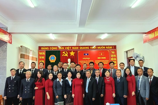 TAND tỉnh Kon Tum tổ chức Hội nghị trao đổi kinh nghiệm xét xử với TAND tỉnh Attapư - Lào