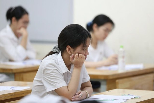 Một điểm thi ở Hà Nội phải bù giờ làm bài cho thí sinh