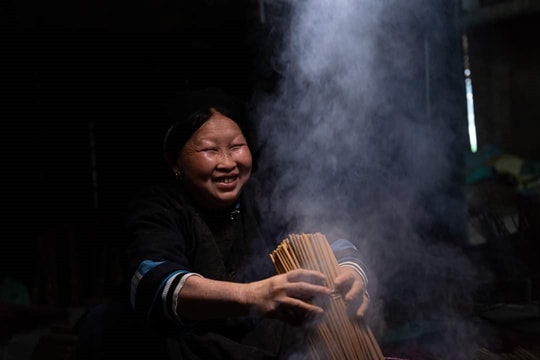 Bài 2: Phát triển làng nghề cổ, tạo sinh kế cho đồng bào