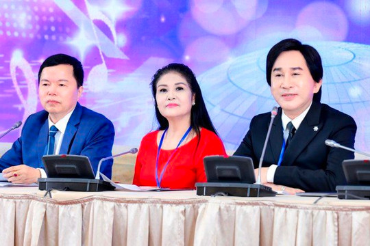 "Ông hoàng cải lương" Kim Tử Long ngồi ghế giám khảo cuộc thi tìm kiếm tài năng dân ca và Bolero