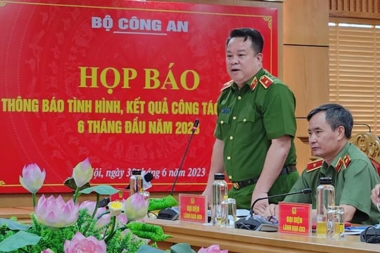 Vì sao người dân khó đăng nhập vào ứng dụng VNeID?