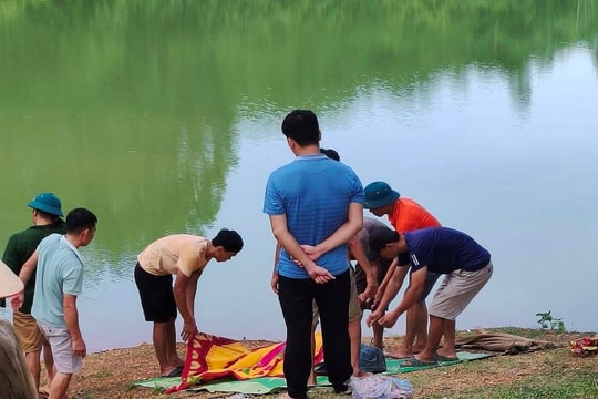 Đuối nước tử vong khi đi tắm hồ