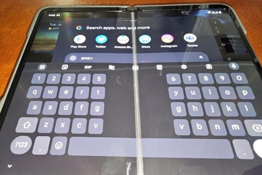 Smartphone Pixel Fold vừa bán đã lỗi màn hình