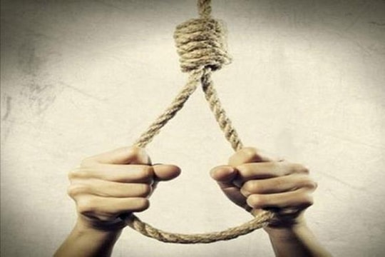 4 người trong cùng gia đình tử vong trong tư thế treo cổ