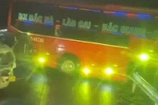 Tai nạn liên hoàn trên cao tốc Nội Bài - Lào Cai