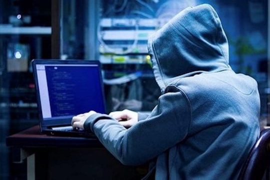 "Hacker" xâm nhập ngân hàng chiếm đoạt 10 tỉ đồng