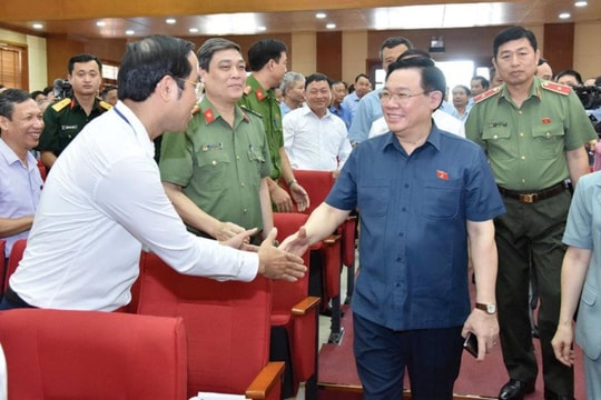 Chủ tịch Quốc hội tiếp xúc cử tri huyện Vĩnh Bảo, thành phố Hải Phòng