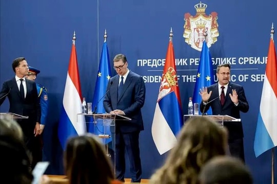 Thủ tướng Hà Lan và Luxembourg kêu gọi giảm leo thang ở Kosovo