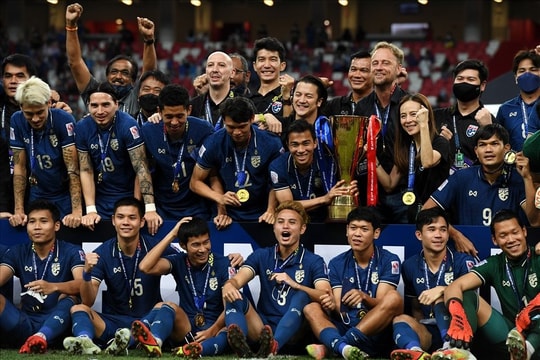 Liên đoàn bóng đá Thái Lan đối phó để "né" án phạt của FIFA